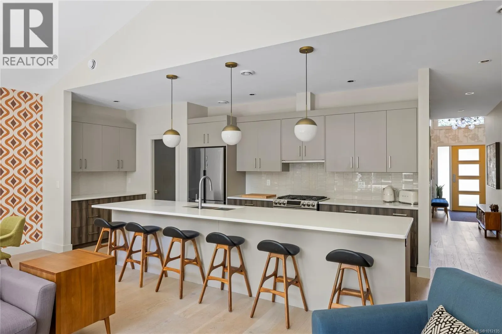 228 Crestline Terr