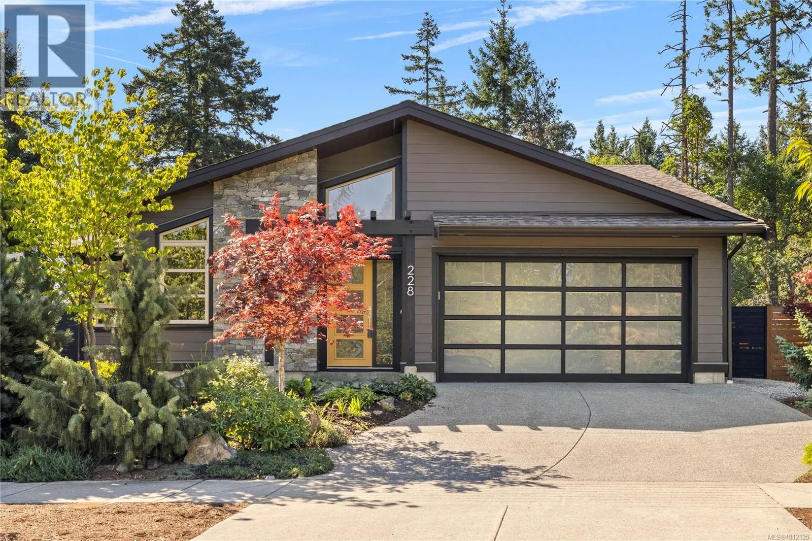 228 Crestline Terr