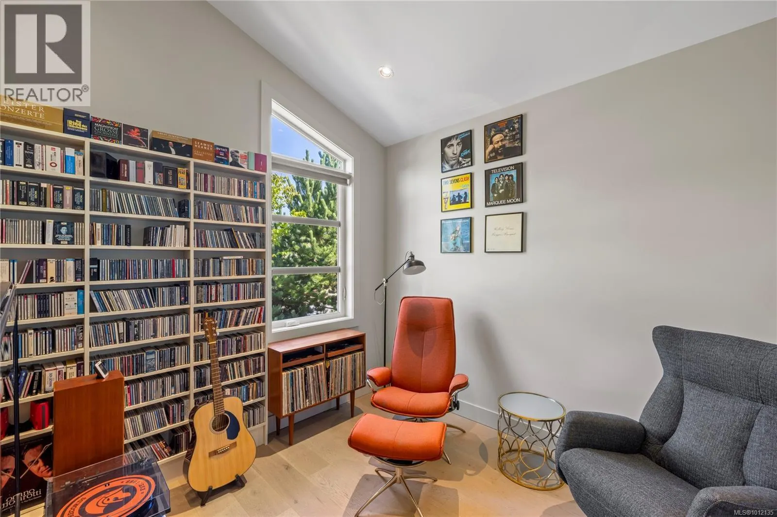 228 Crestline Terr