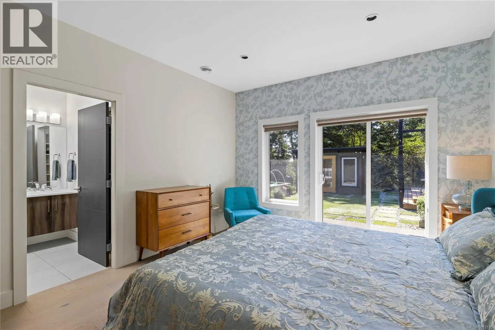 228 Crestline Terr