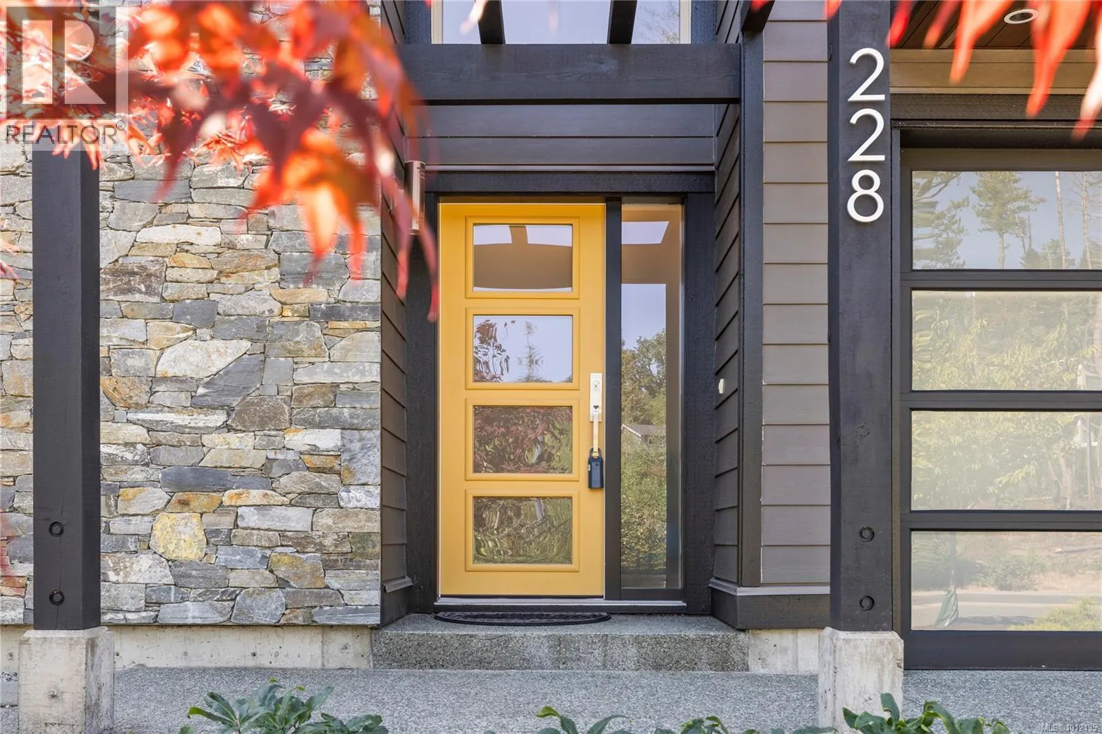 228 Crestline Terr