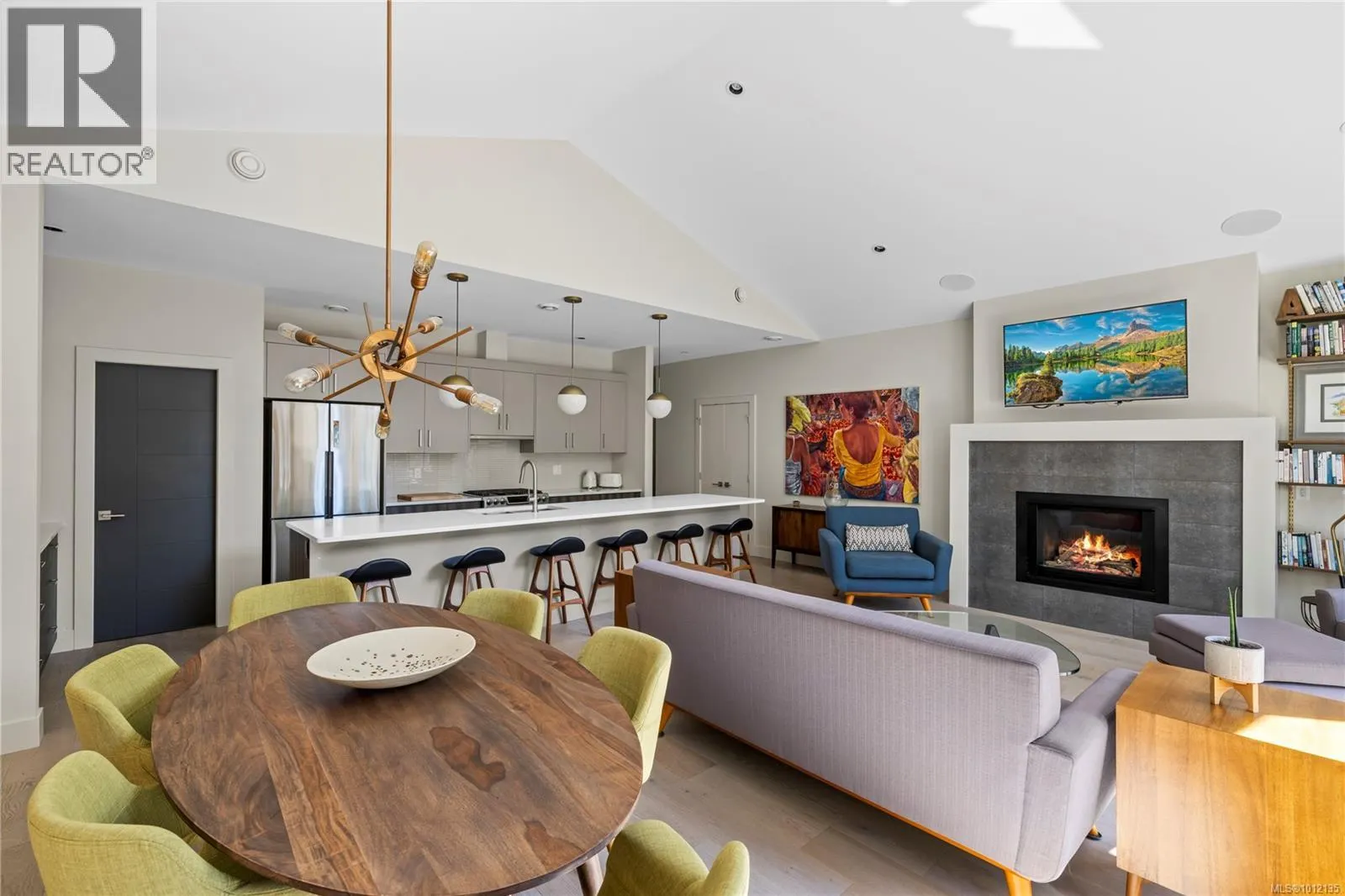 228 Crestline Terr