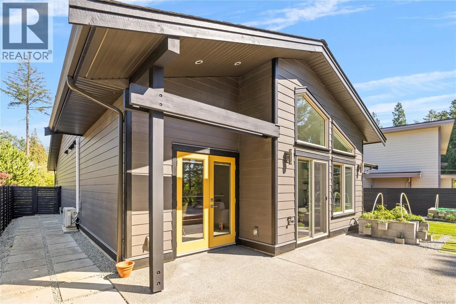 228 Crestline Terr