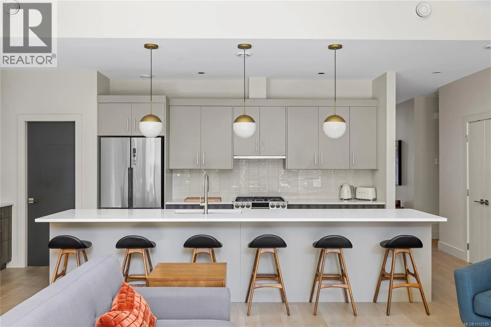 228 Crestline Terr