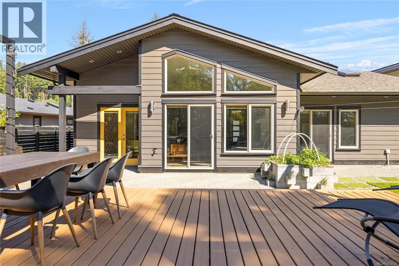 228 Crestline Terr