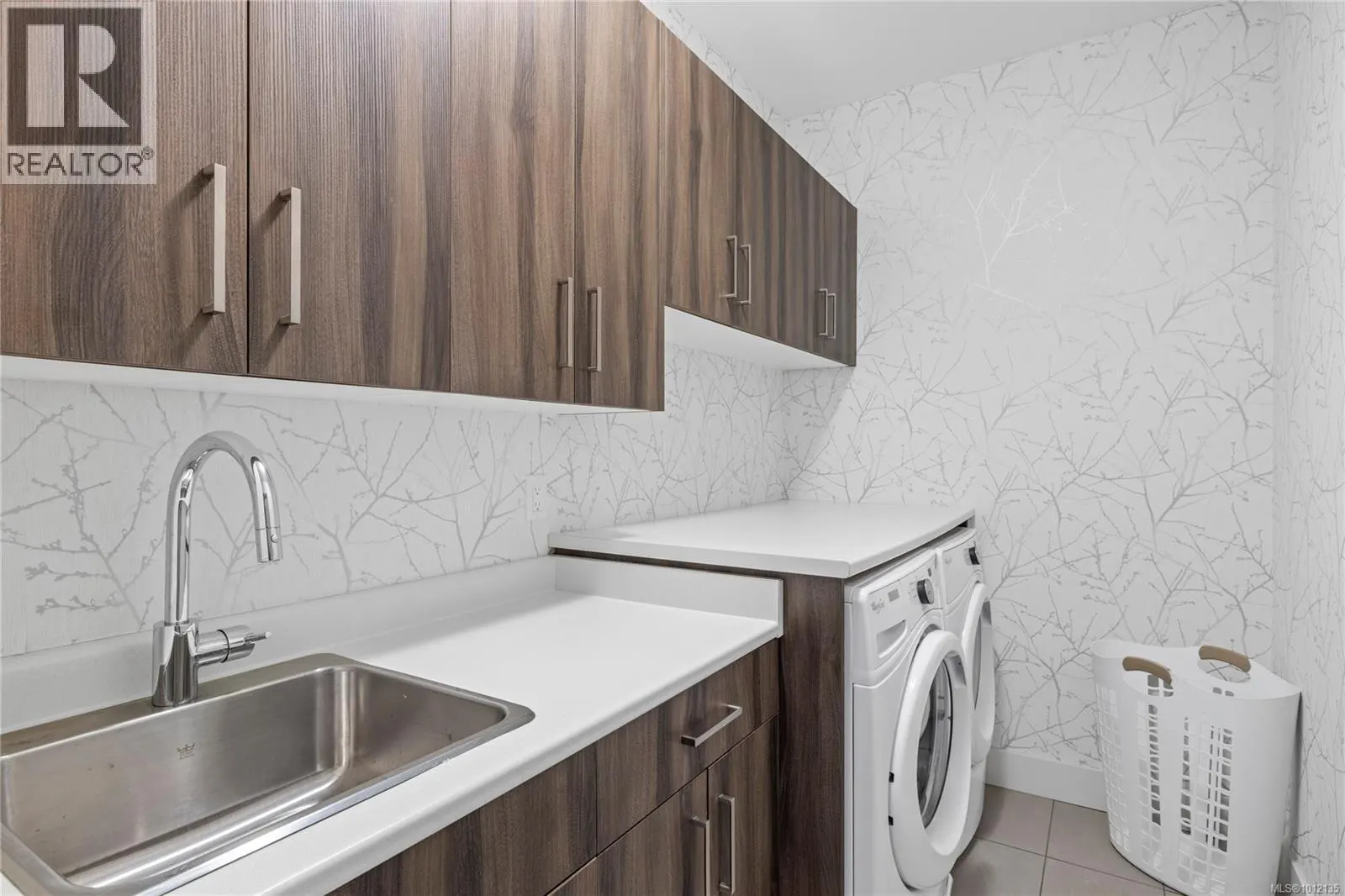 228 Crestline Terr