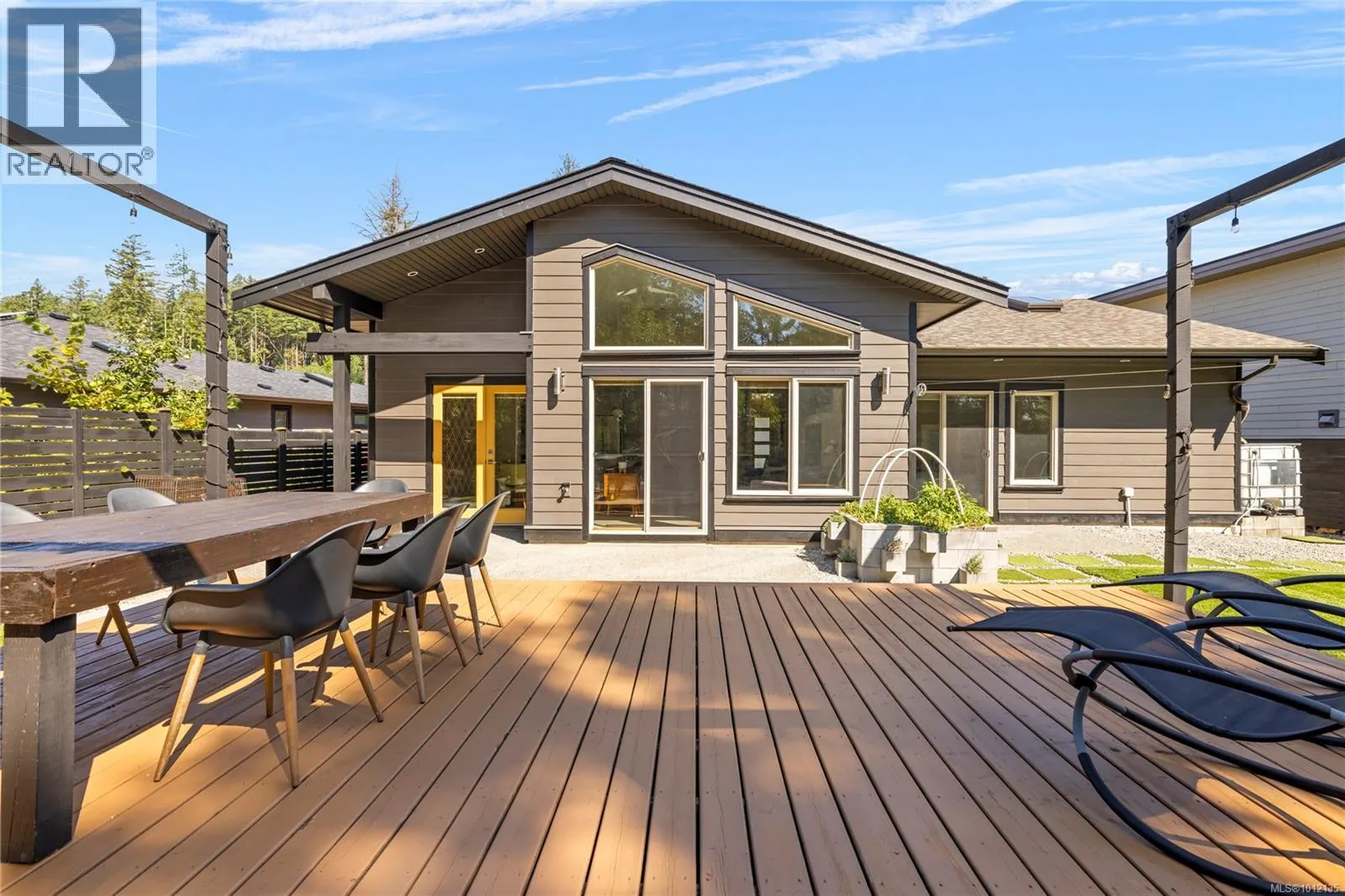 228 Crestline Terr
