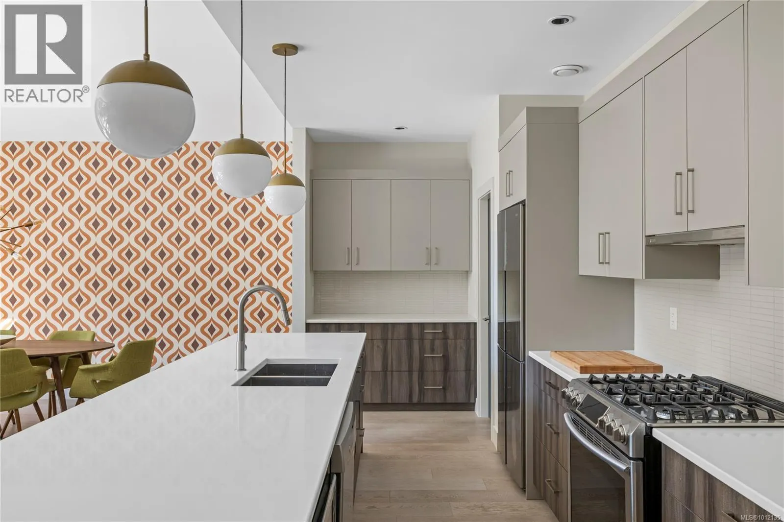 228 Crestline Terr