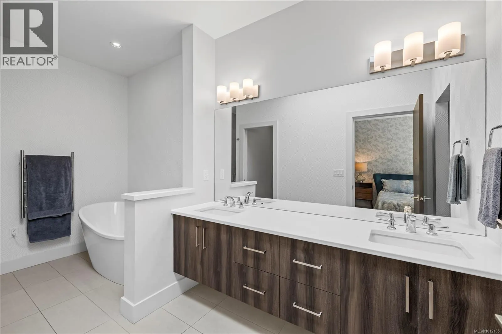 228 Crestline Terr