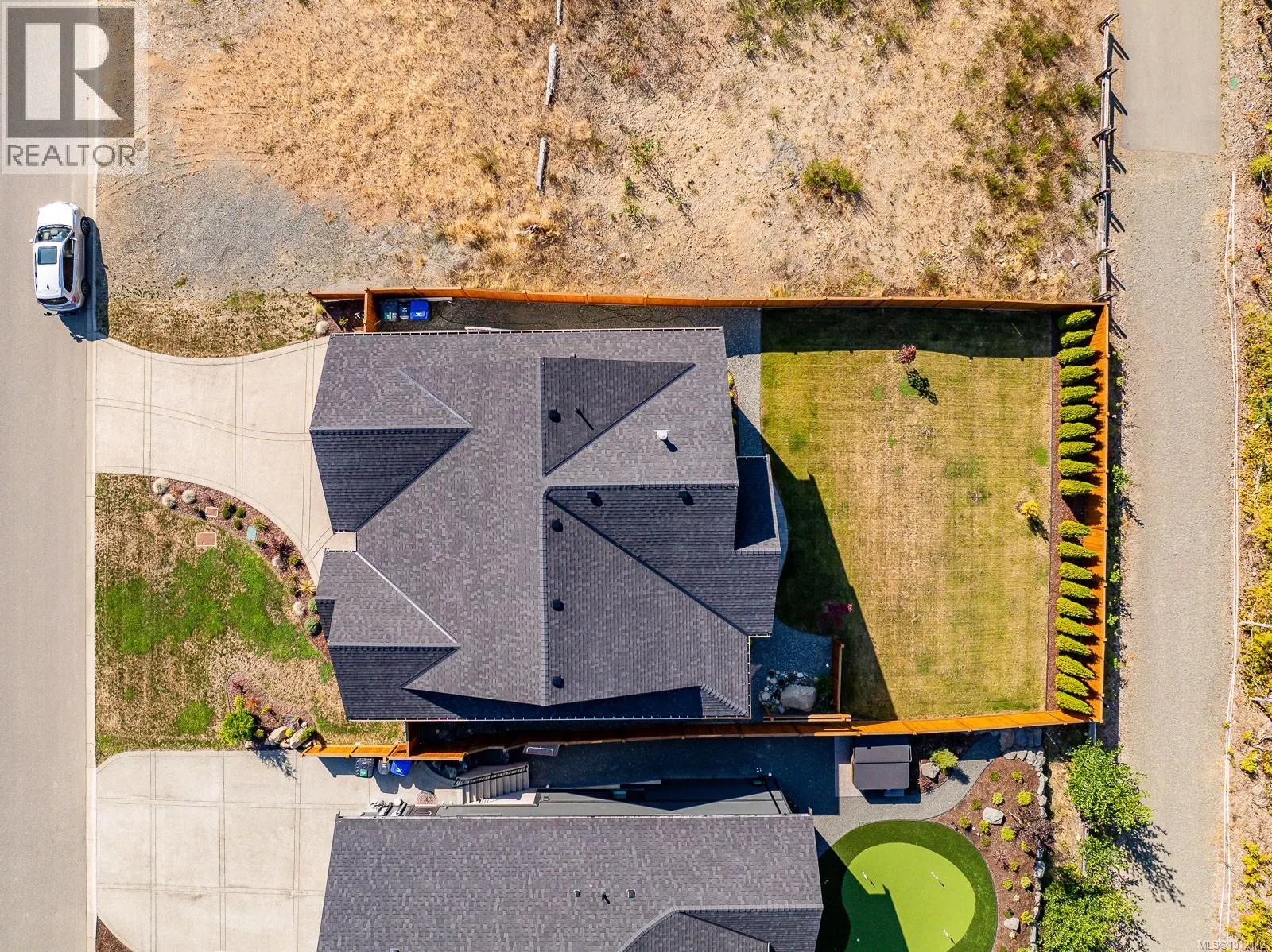 3248 Klanawa Cres