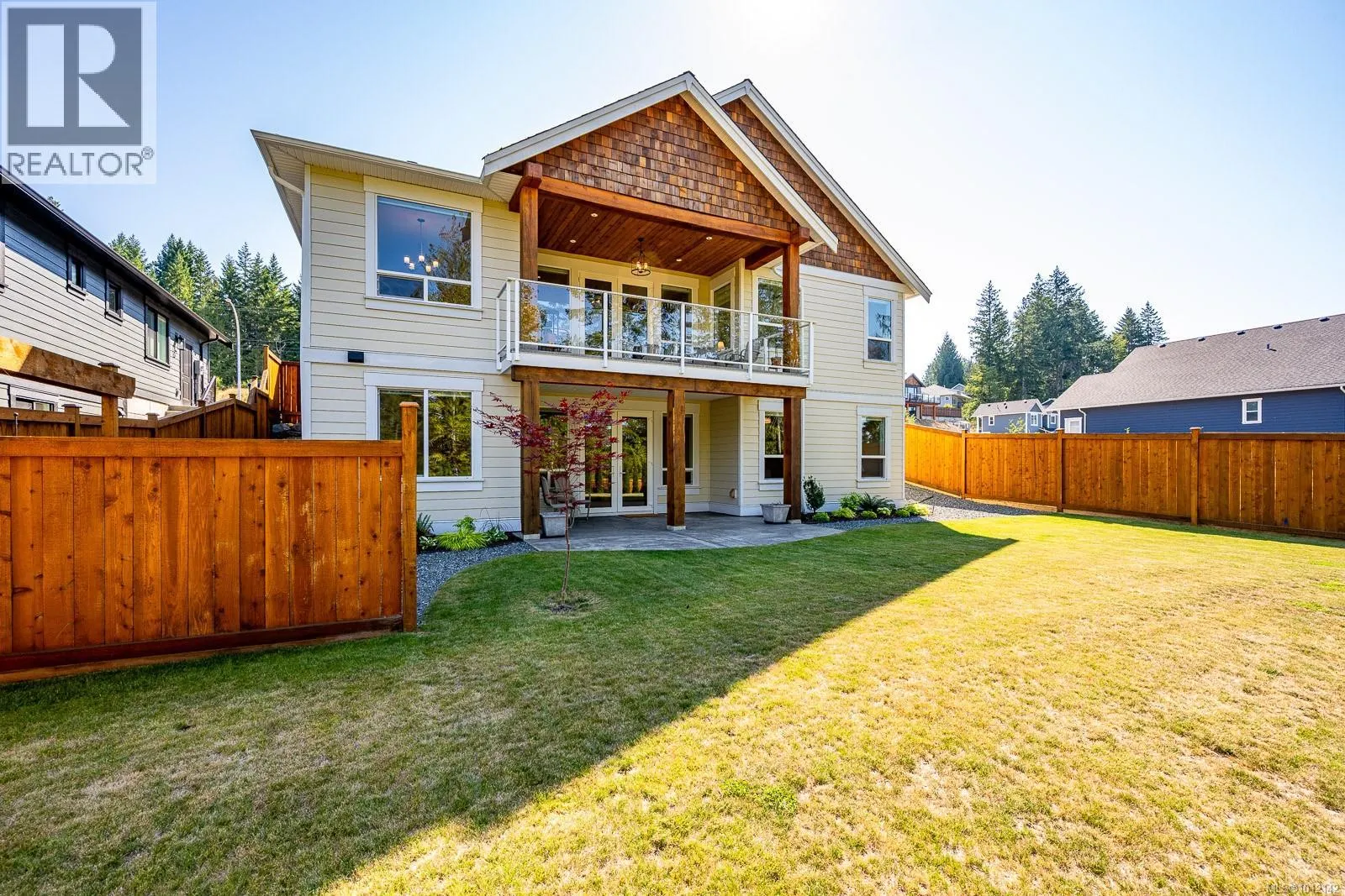 3248 Klanawa Cres