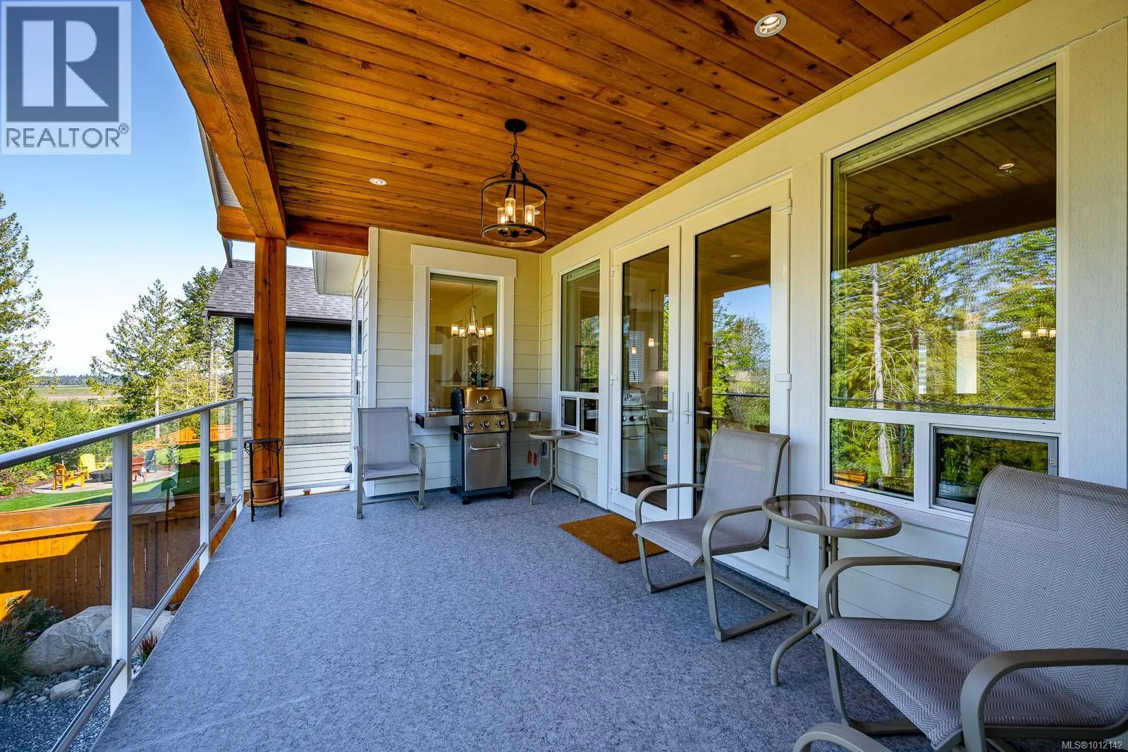3248 Klanawa Cres