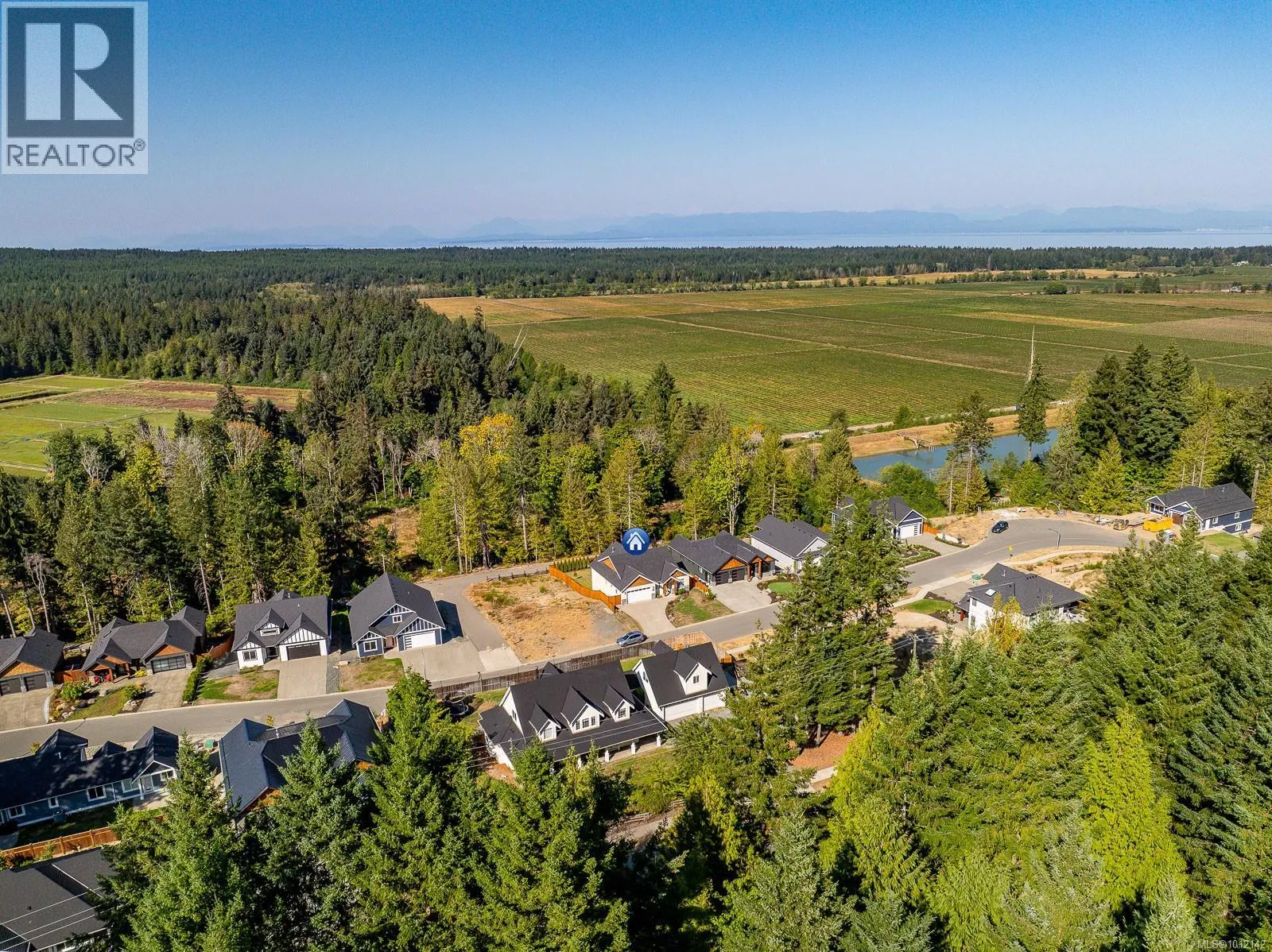 3248 Klanawa Cres