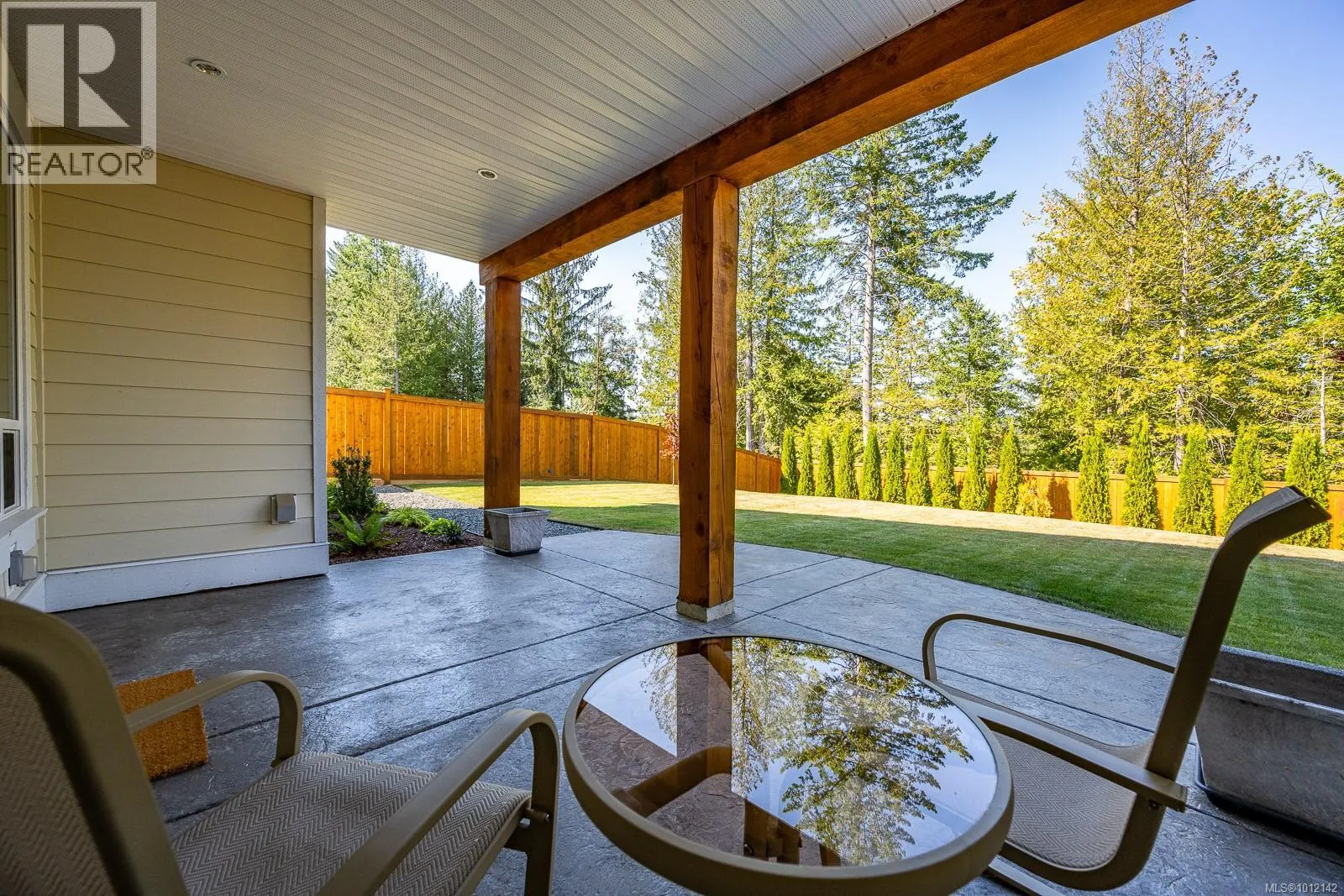 3248 Klanawa Cres