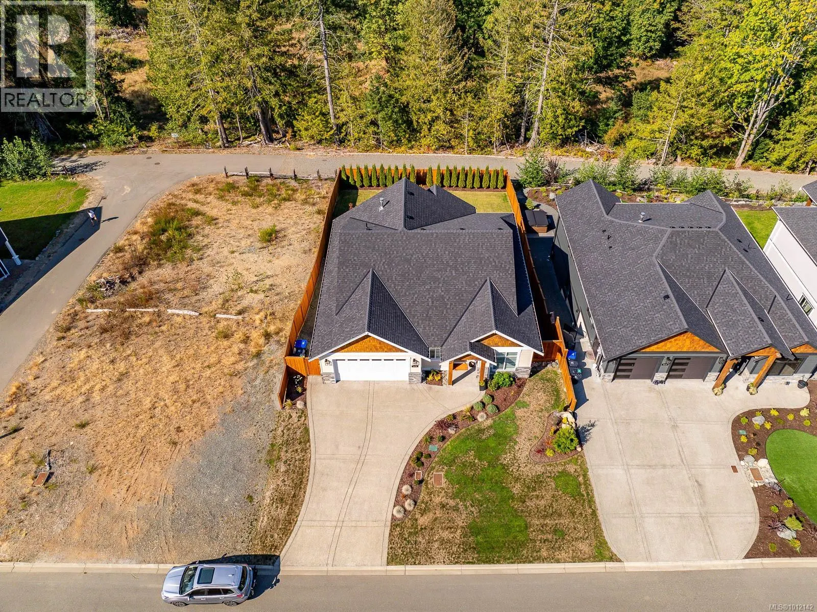 3248 Klanawa Cres