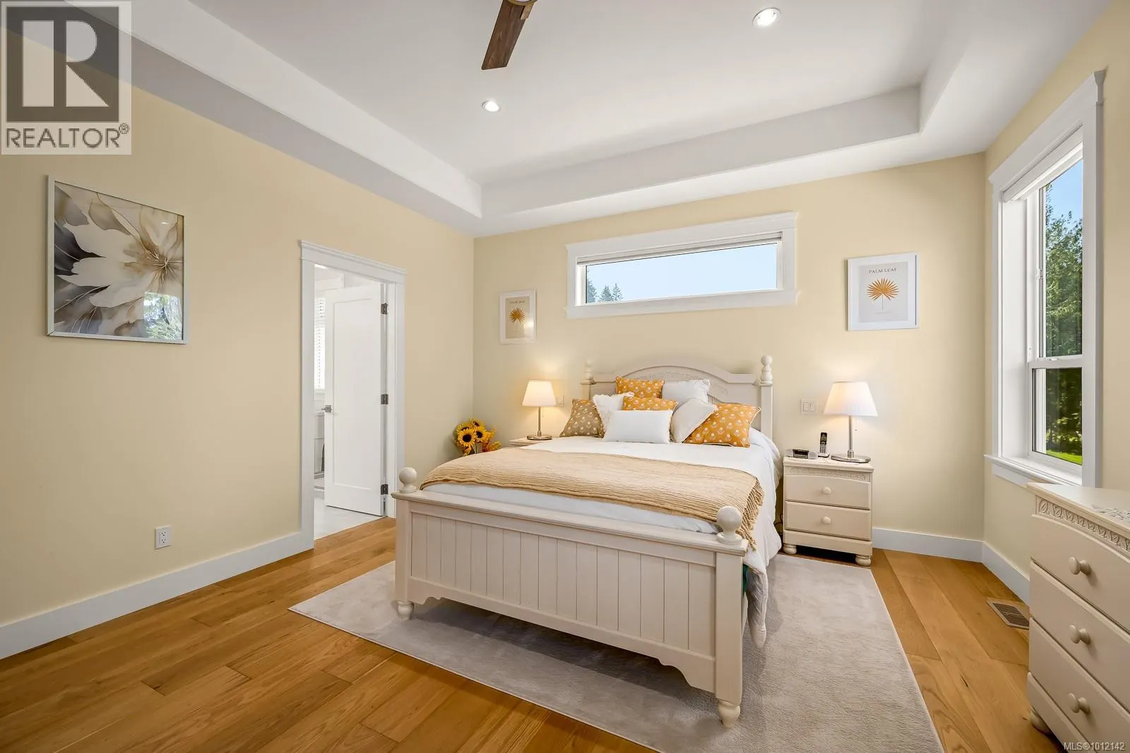 3248 Klanawa Cres