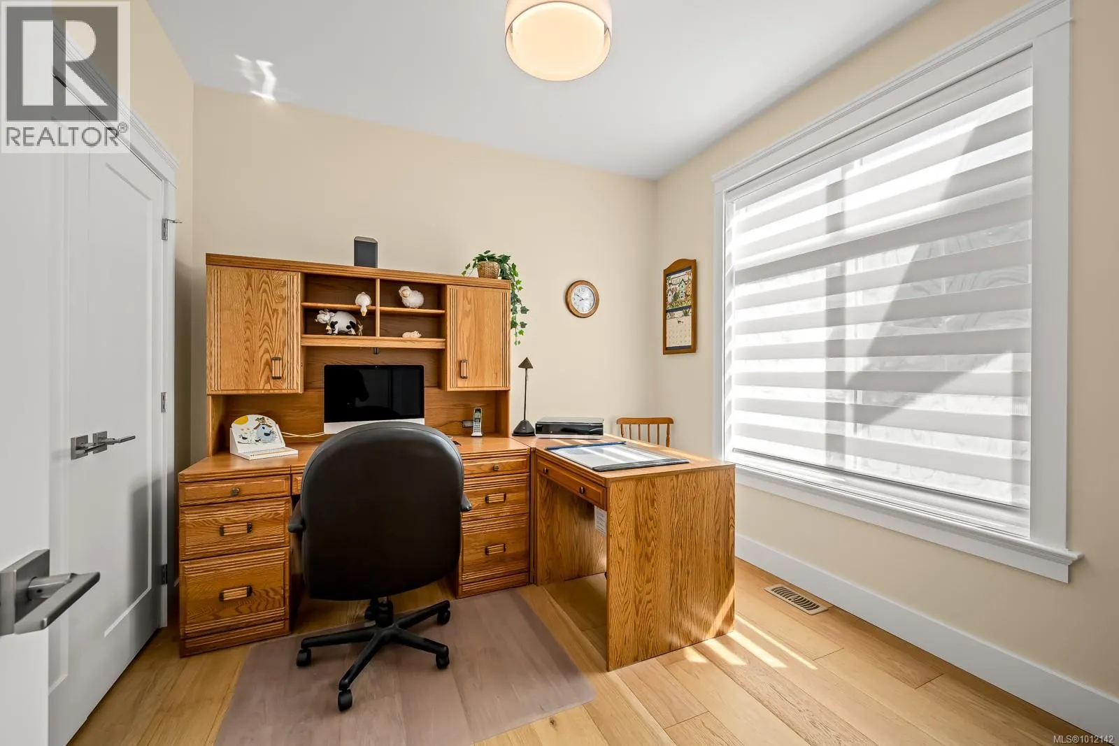 3248 Klanawa Cres