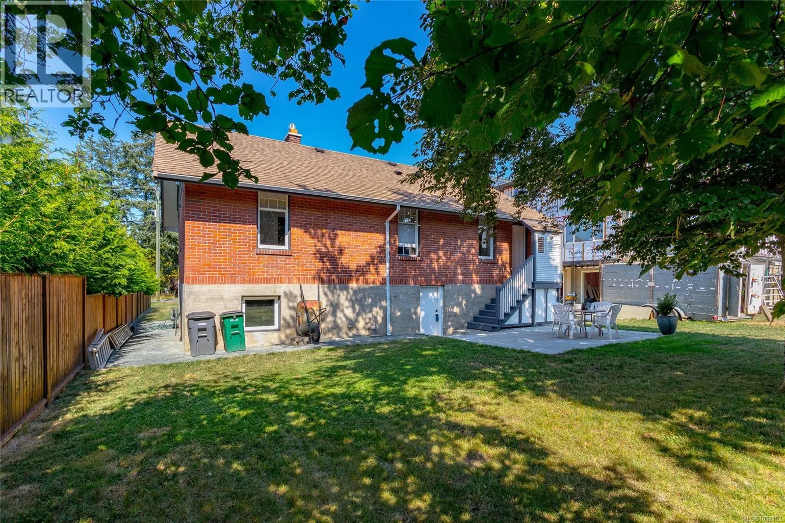 1555 Ash Rd