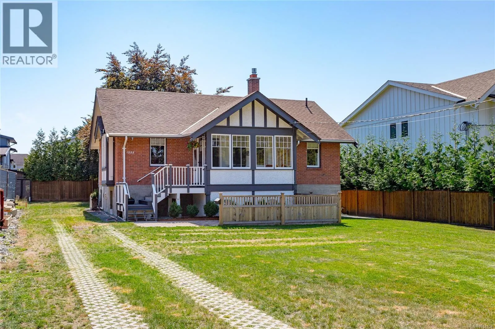 1555 Ash Rd