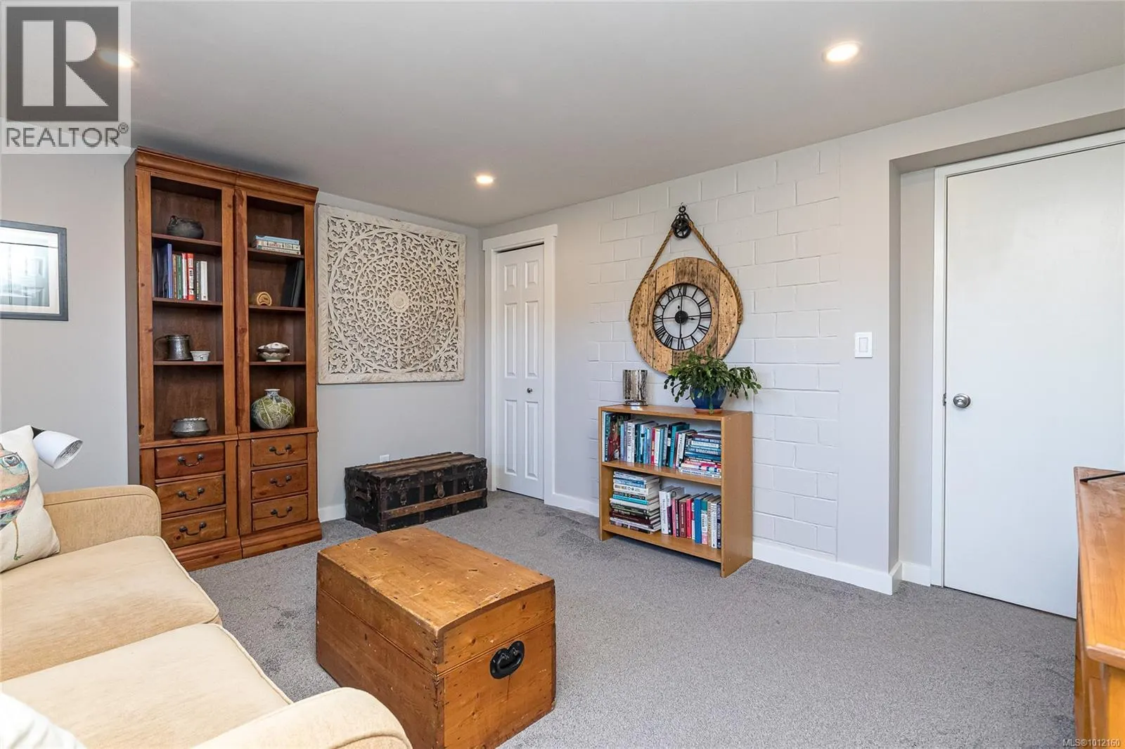 3904 Anton St