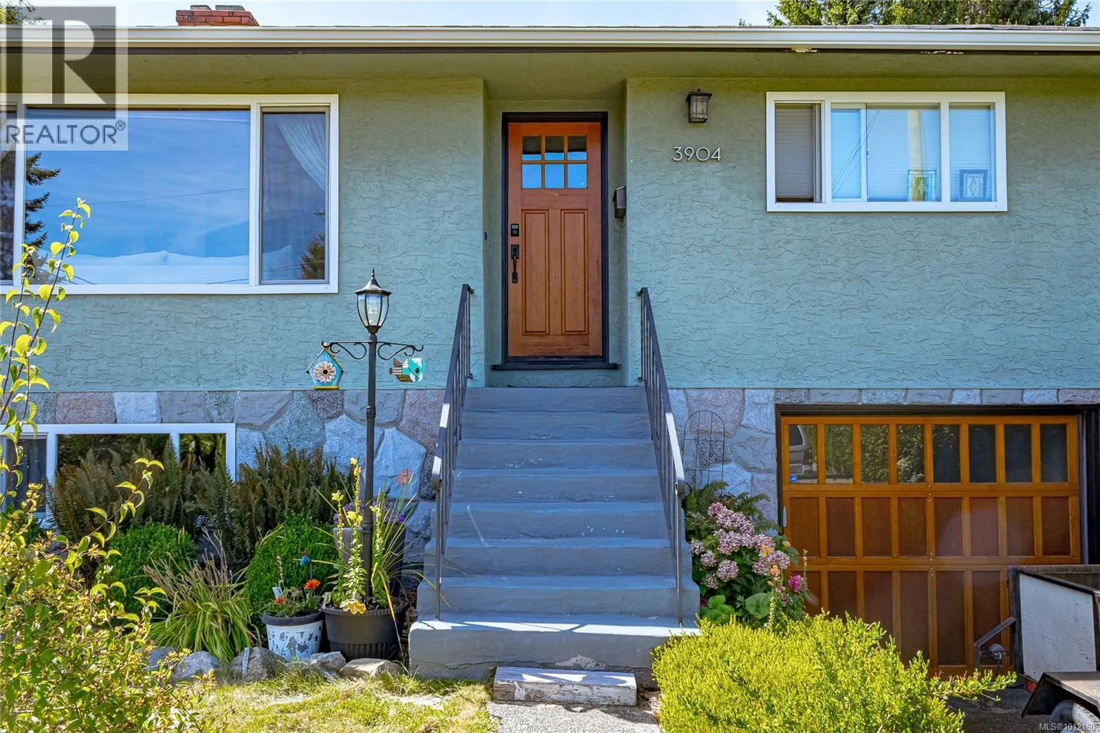 3904 Anton St