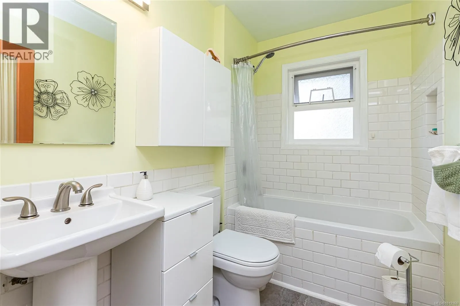 3904 Anton St