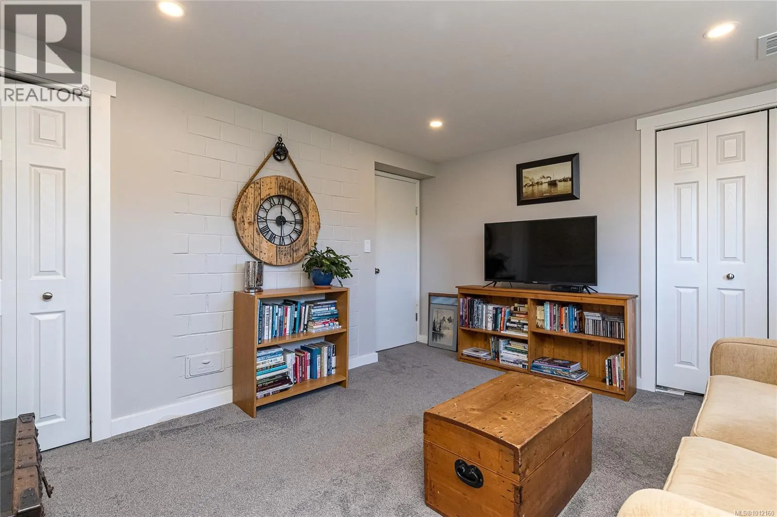 3904 Anton St