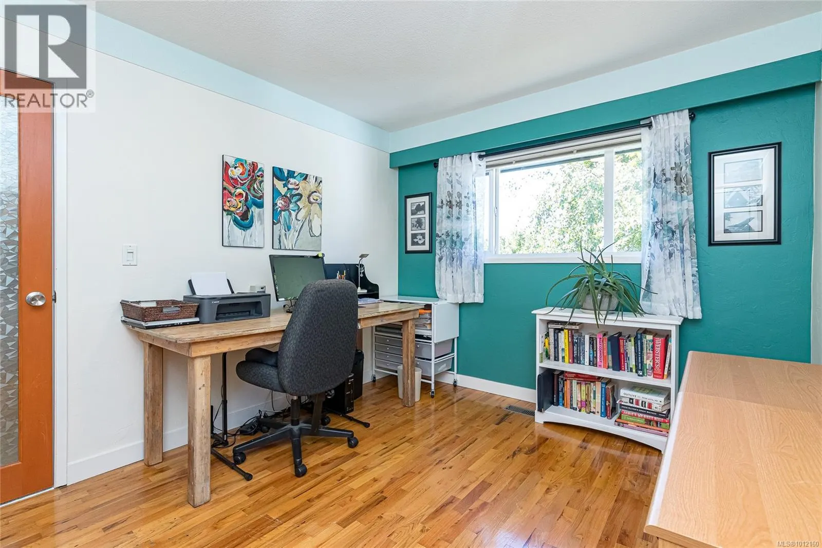 3904 Anton St