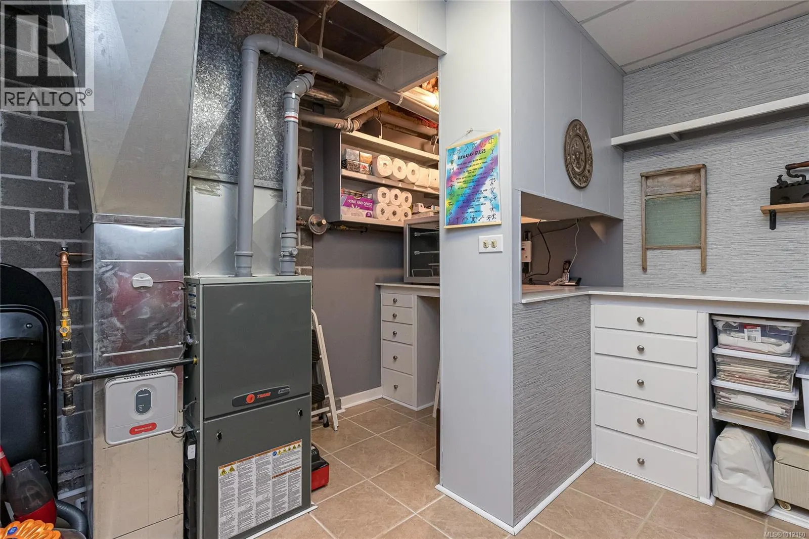 3904 Anton St