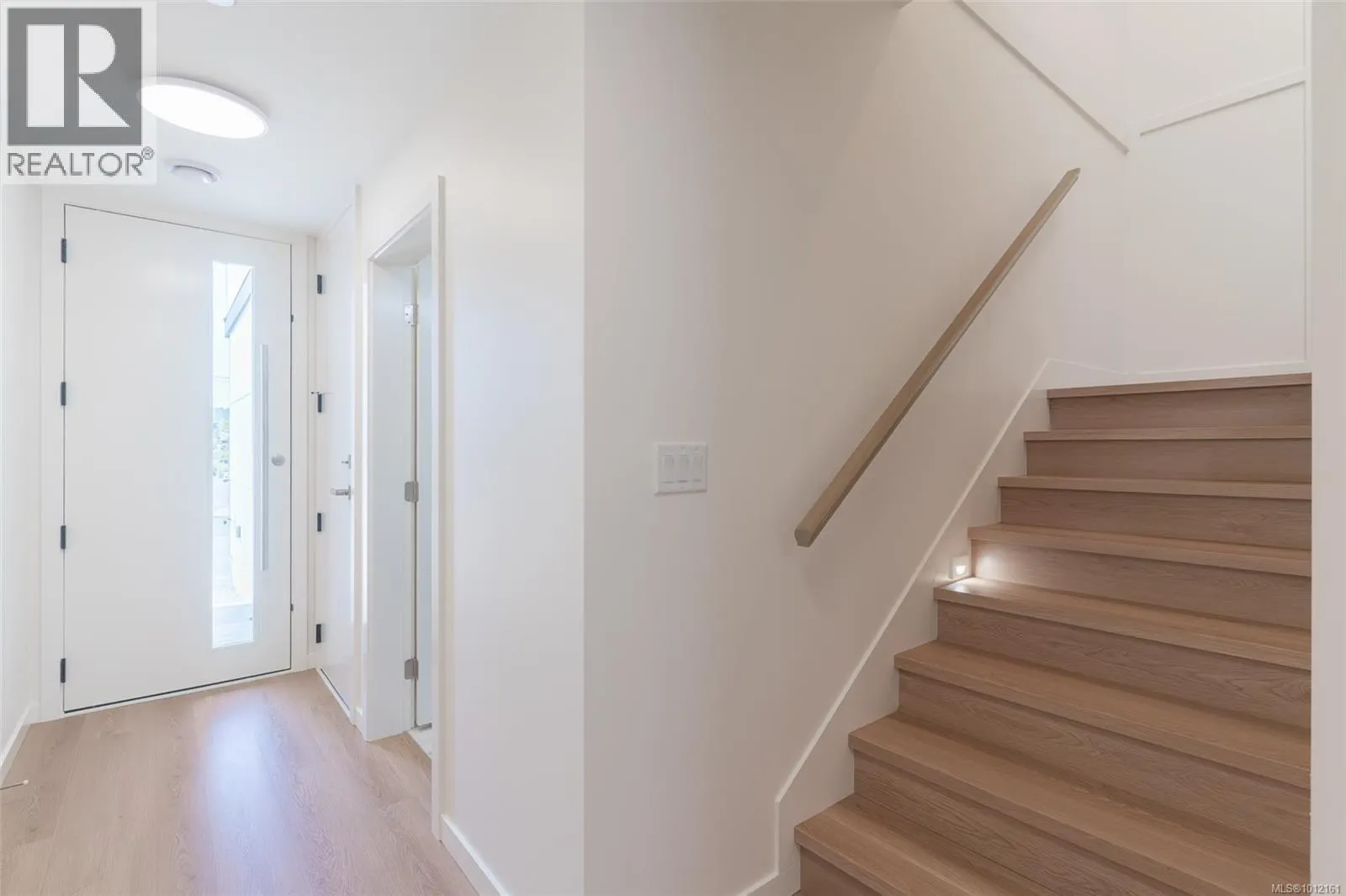 102 608 SANDY Crt