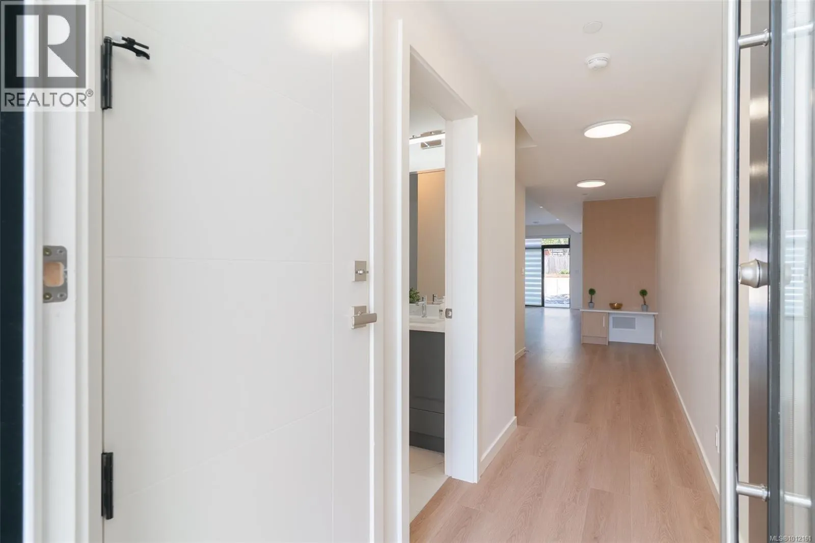 102 608 SANDY Crt