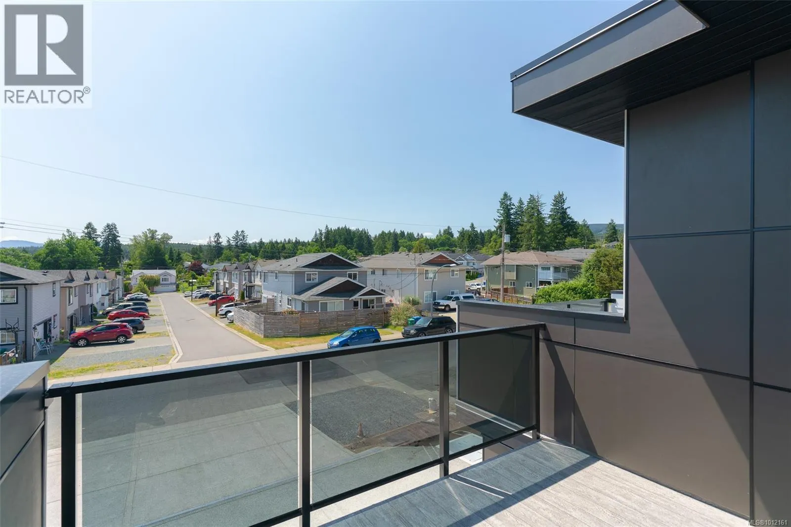 102 608 SANDY Crt