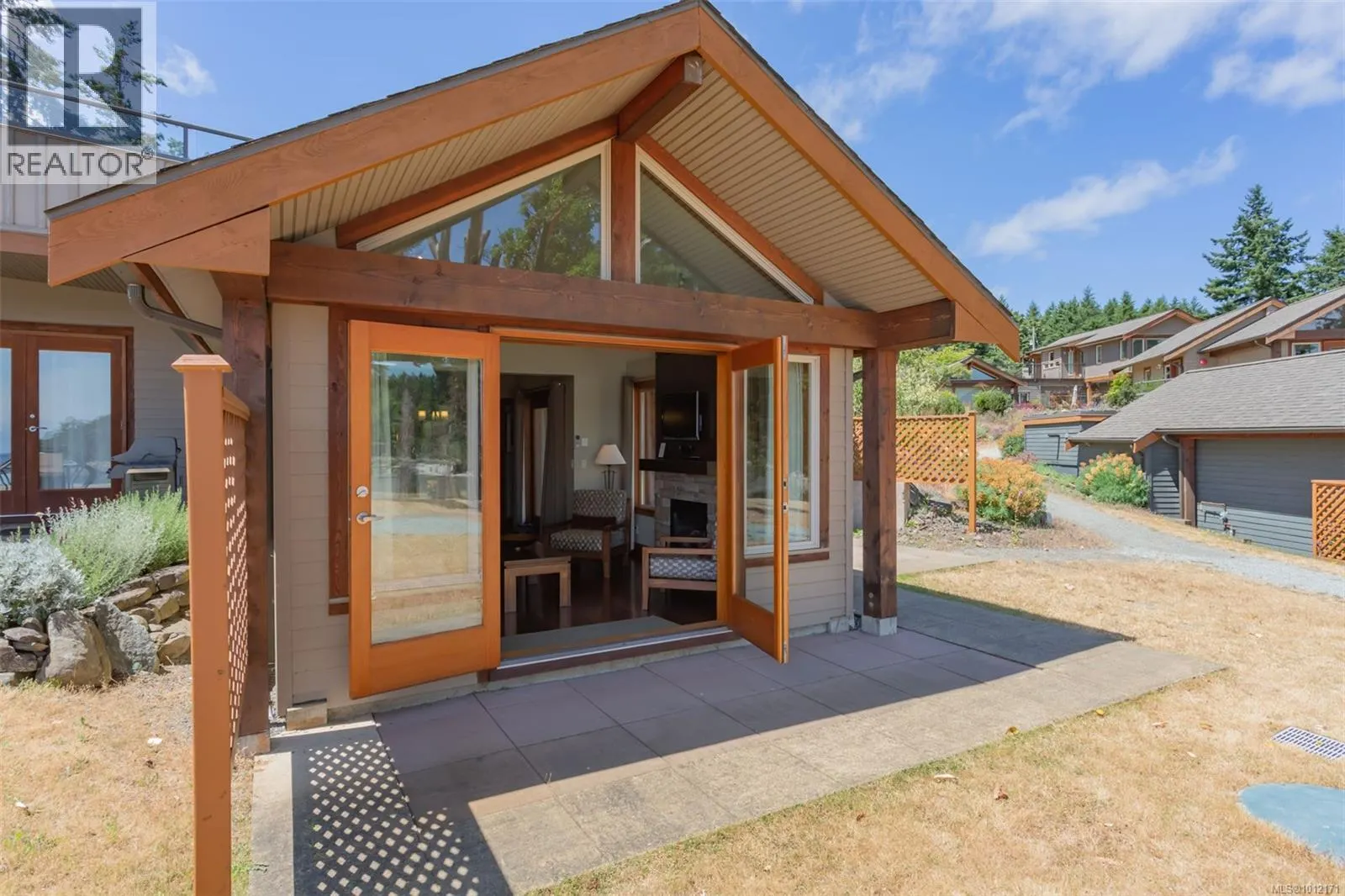 108B1 494 Arbutus Dr
