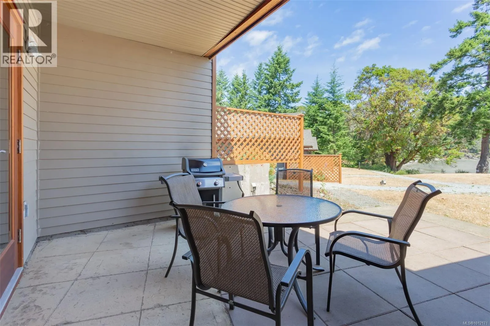 108B1 494 Arbutus Dr