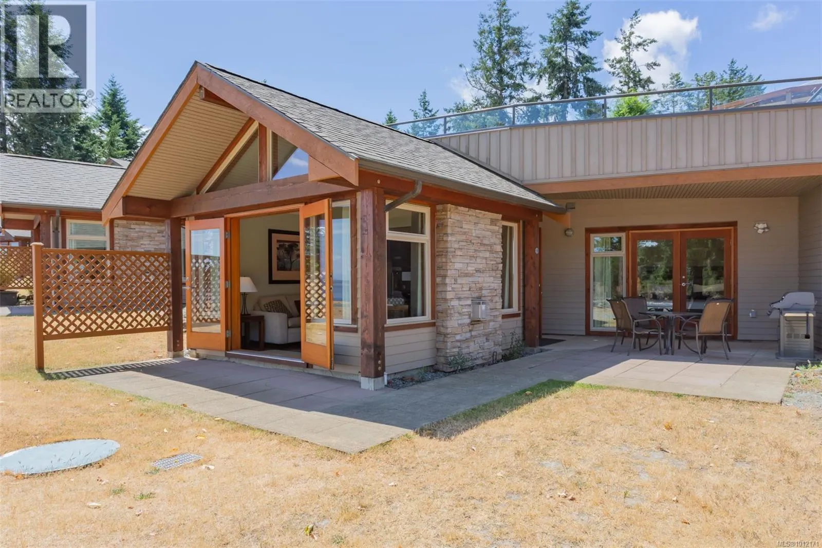 108B1 494 Arbutus Dr