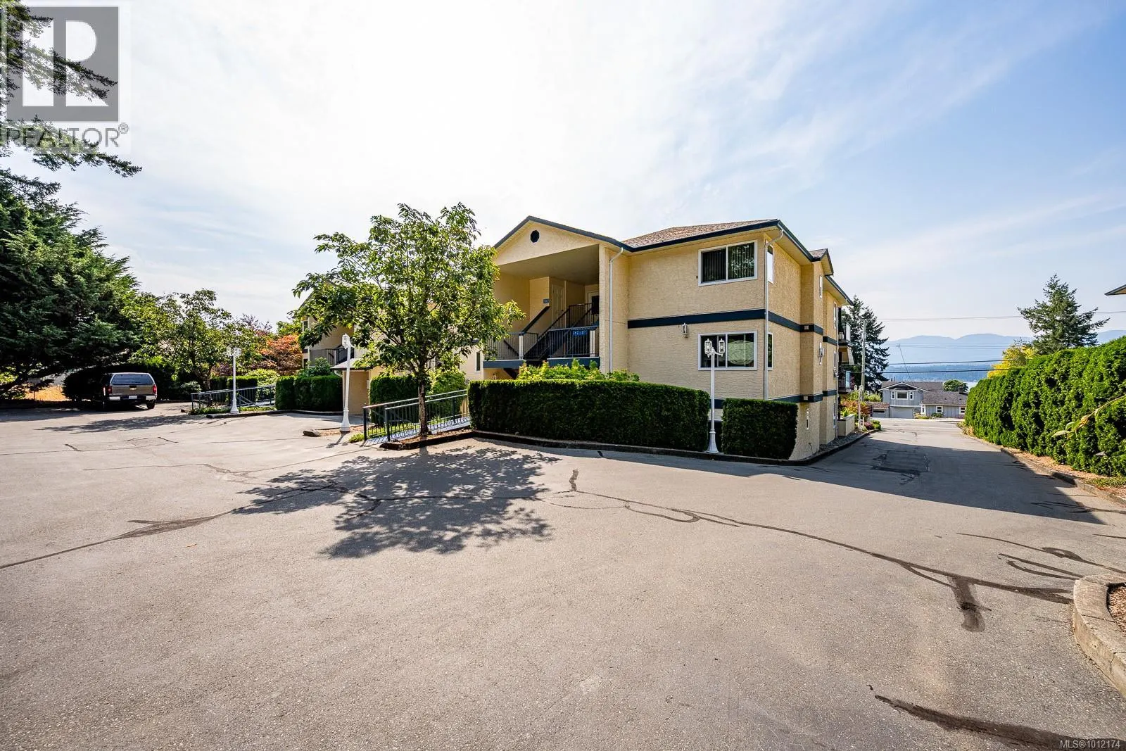 103 1902 Comox Ave