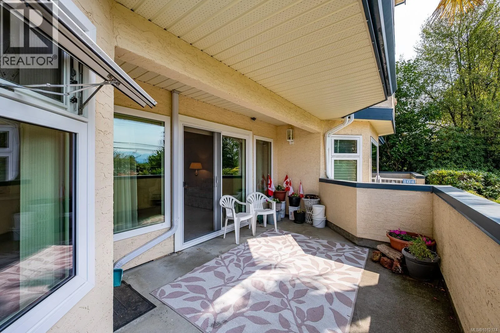 103 1902 Comox Ave