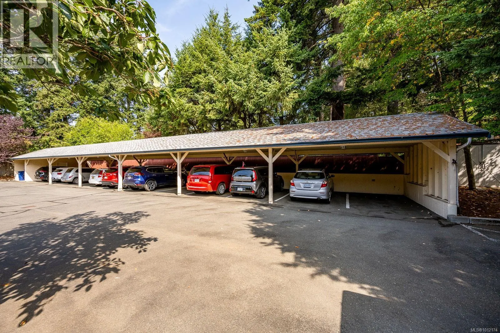 103 1902 Comox Ave