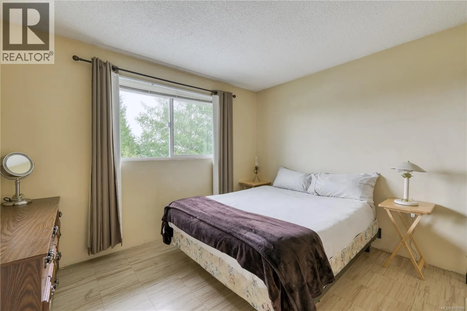 7625 Glacier Cres W