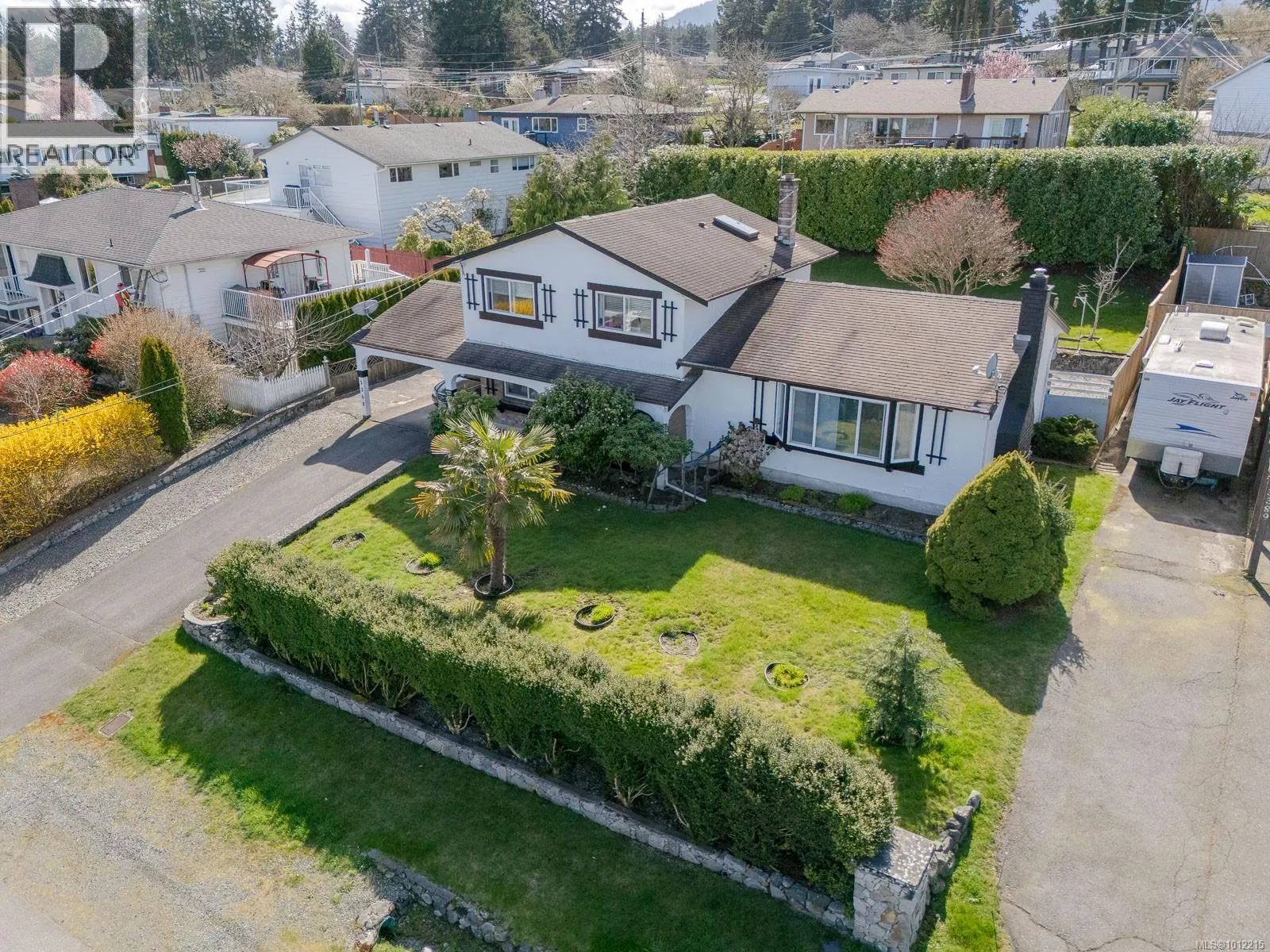 3349 Country Club Dr