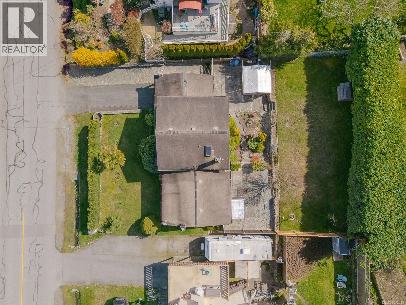 3349 Country Club Dr