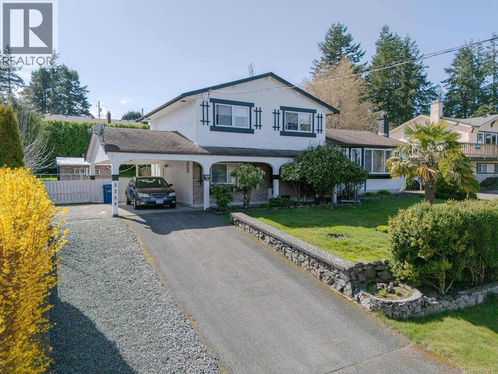 3349 Country Club Dr