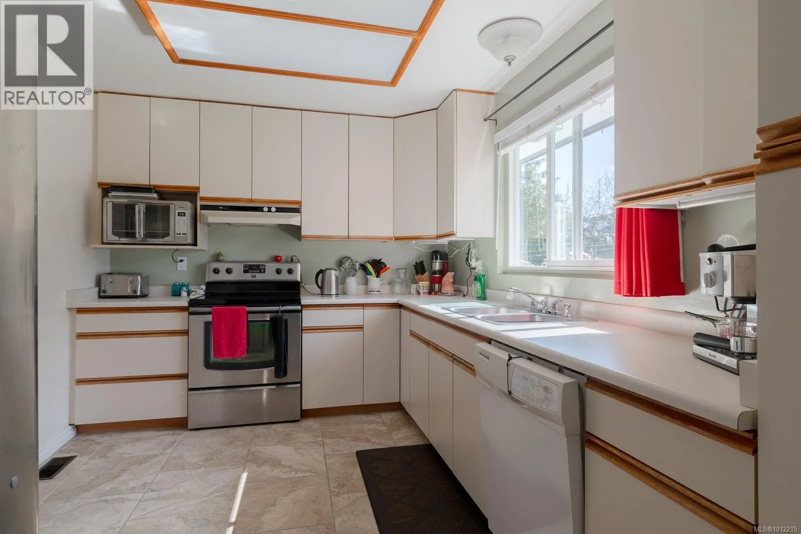 3349 Country Club Dr