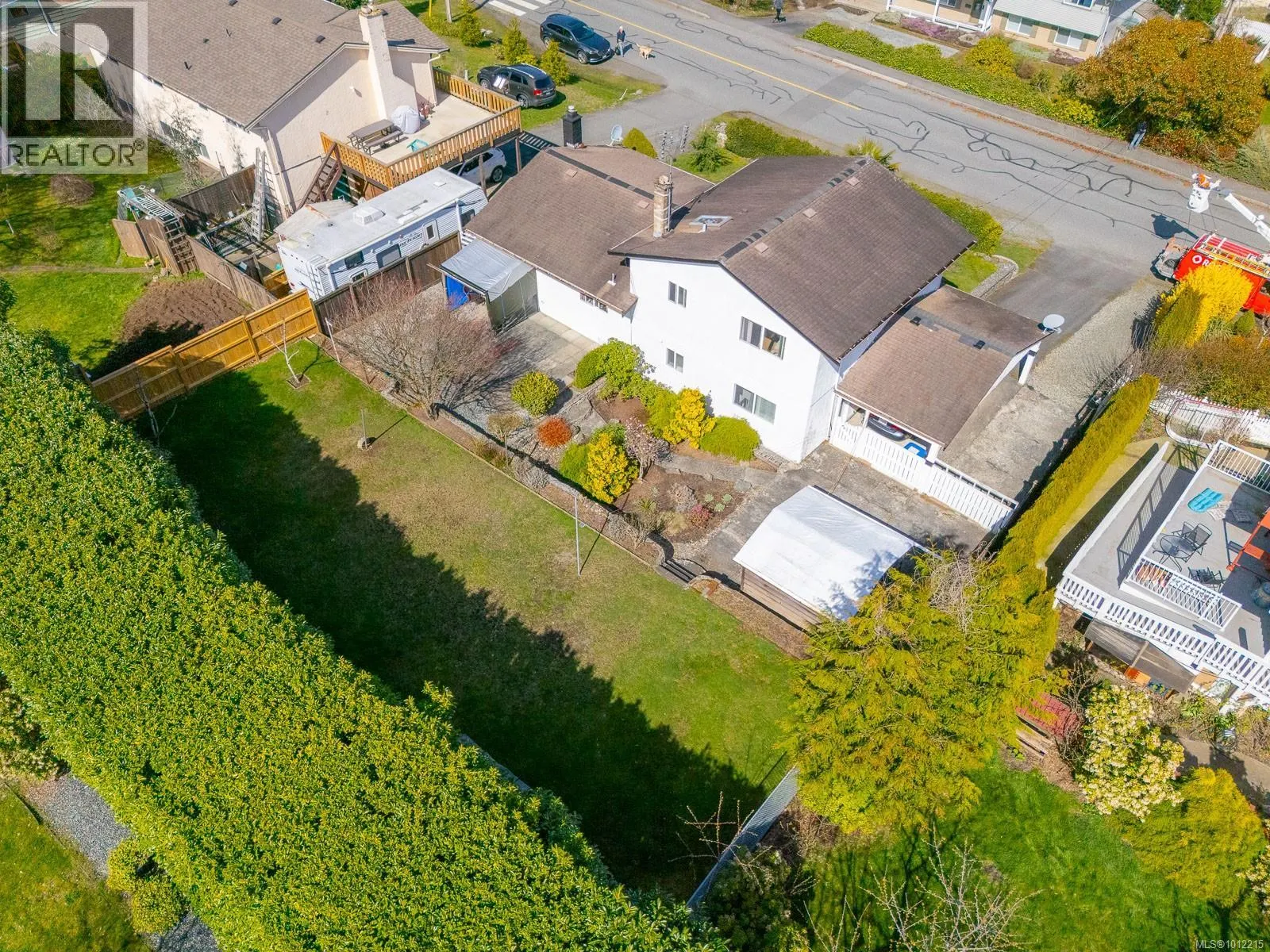 3349 Country Club Dr