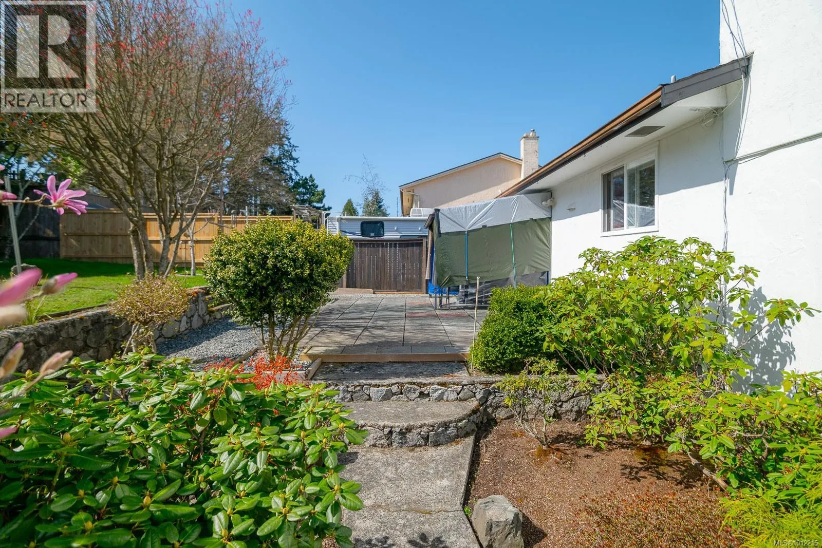3349 Country Club Dr