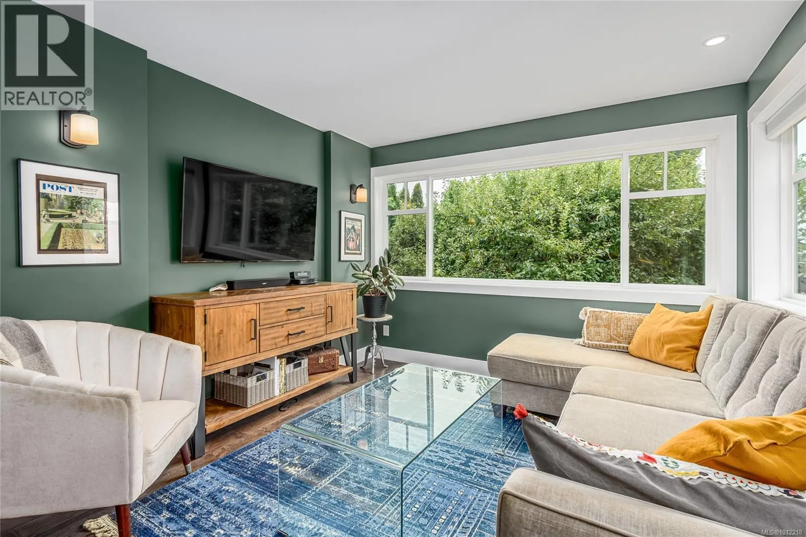 332 2nd St