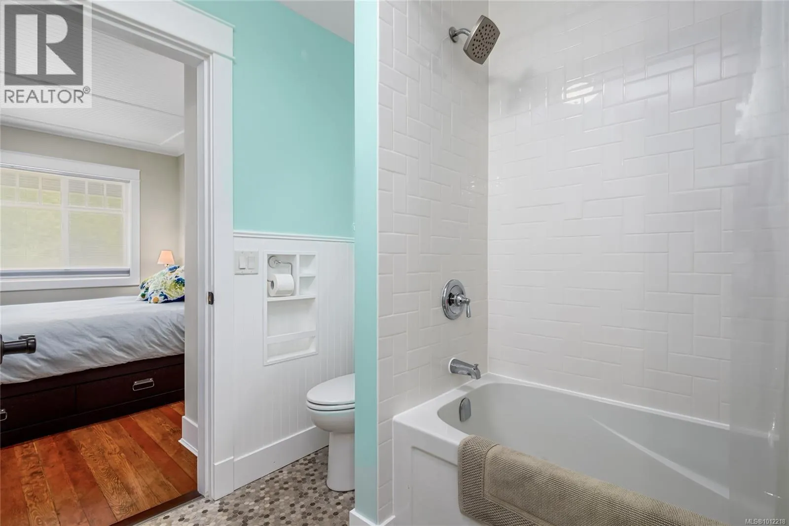 332 2nd St