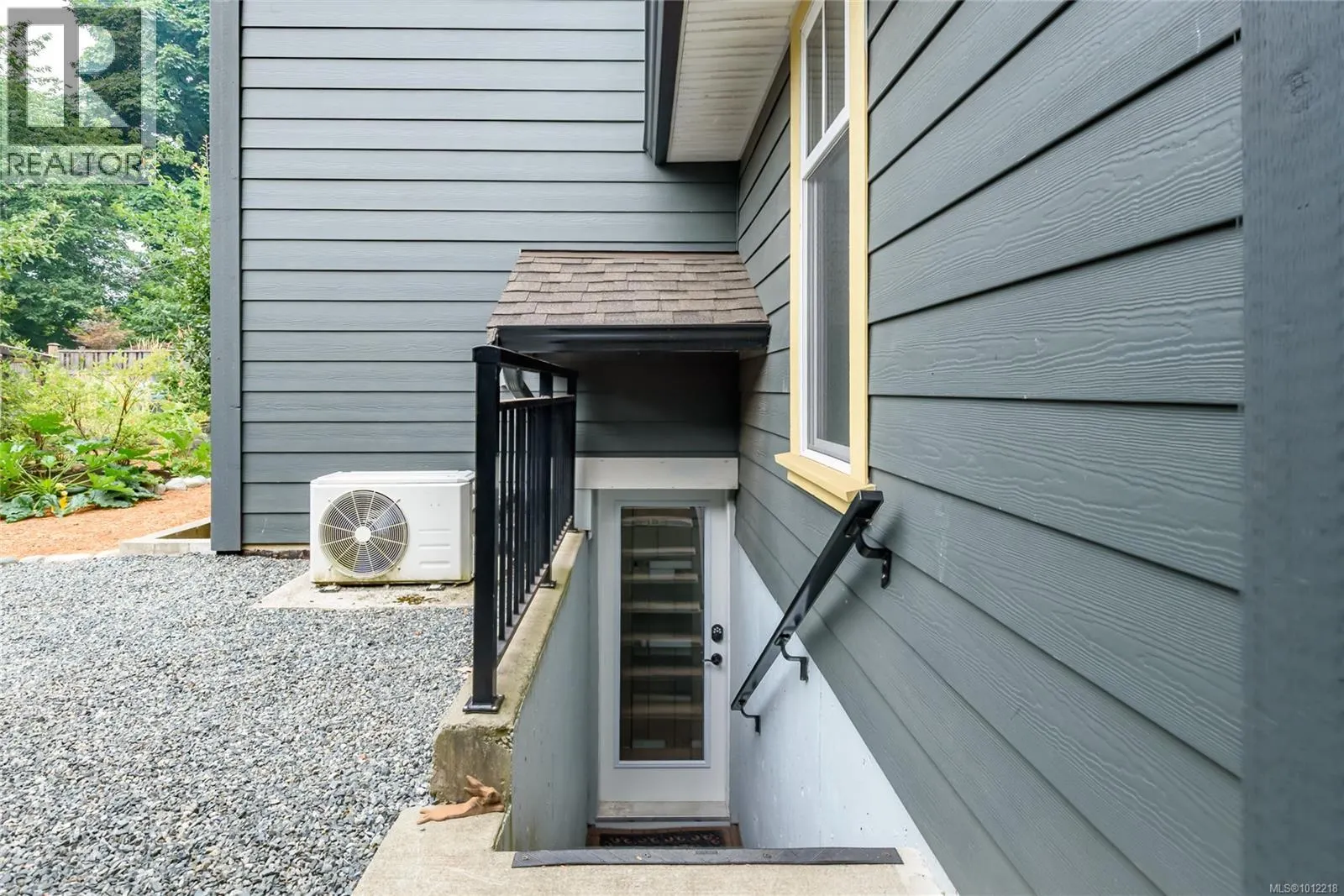 332 2nd St
