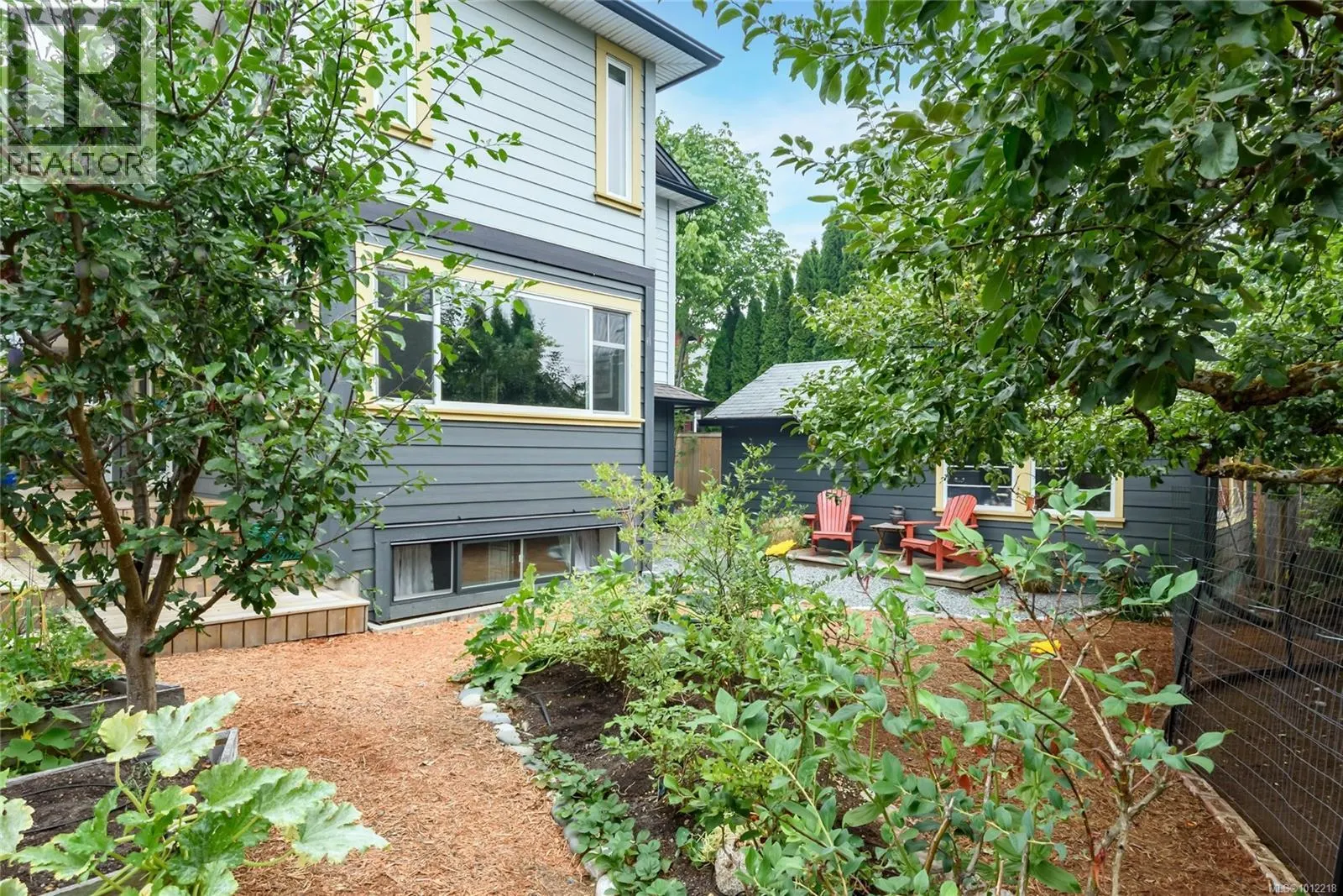 332 2nd St