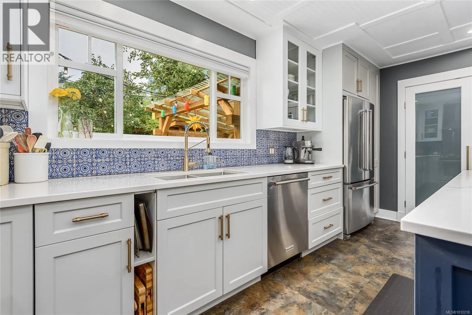 332 2nd St